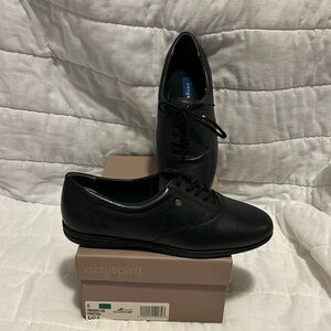 EASY SPIRIT ESMOTION Black Leather Women's Casual Shoes Size 8 D Lace-Up